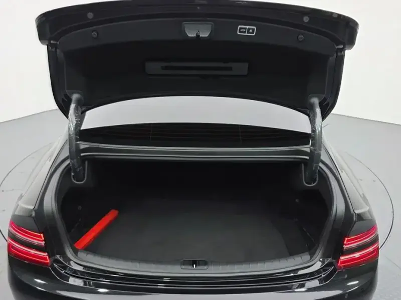 2023 Genesis G80 с пробегом 40 913 км