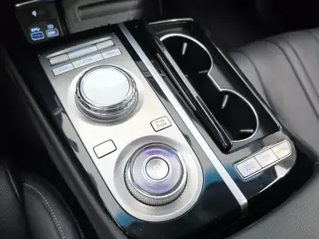 2023 Genesis G80 с пробегом 70 579 км
