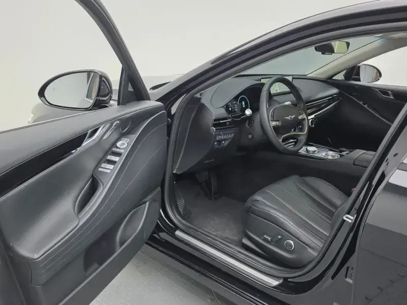 2023 Genesis G80 с пробегом 70 579 км
