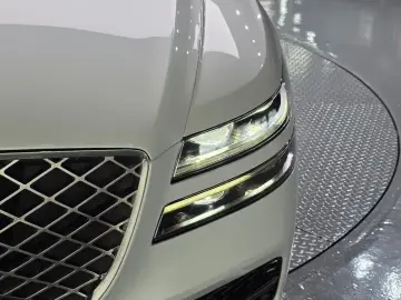 2023 Genesis G80 с пробегом 43 294 км