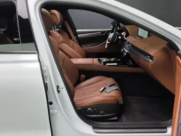 2023 Genesis G80 с пробегом 43 294 км