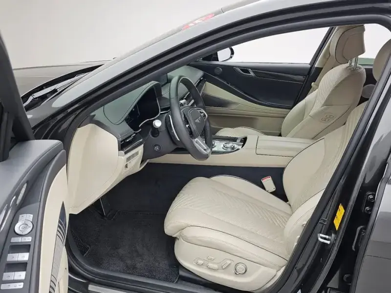 2023 Genesis G80 с пробегом 38 085 км