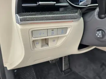 2023 Genesis G80 с пробегом 38 085 км