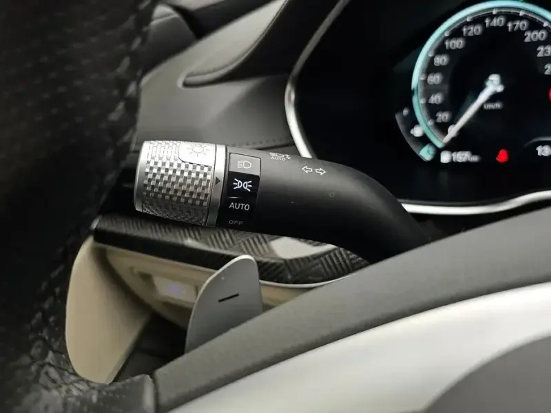 2023 Genesis G80 с пробегом 38 085 км
