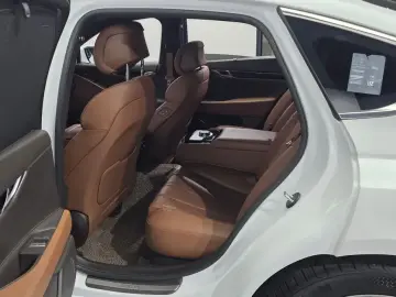 2023 Genesis G80 с пробегом 70 461 км
