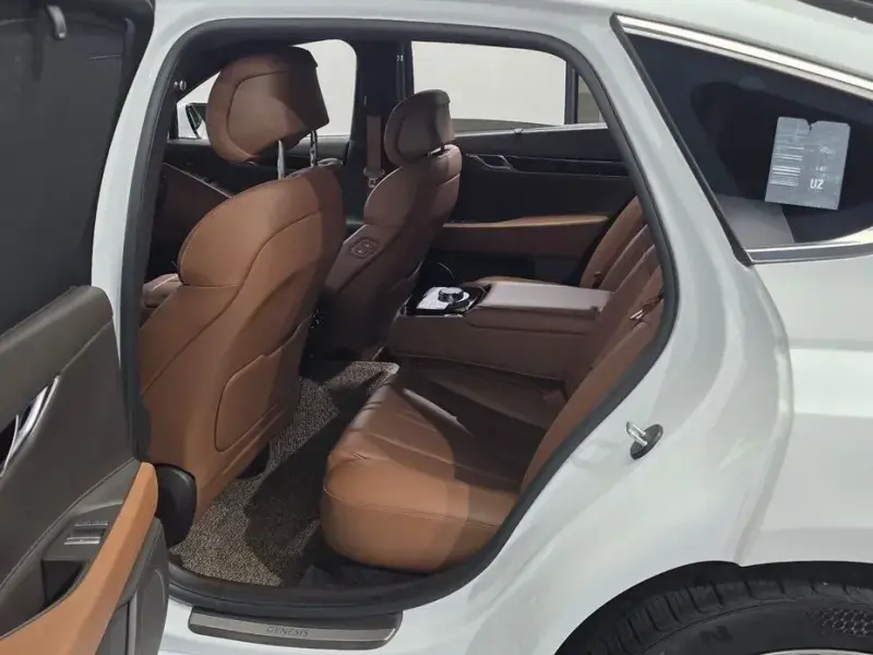 2023 Genesis G80 с пробегом 70 461 км