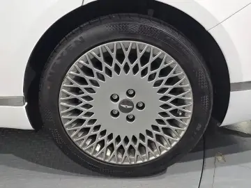 2023 Genesis G80 с пробегом 70 461 км