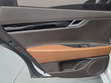 2023 Genesis G80 с пробегом 70 461 км