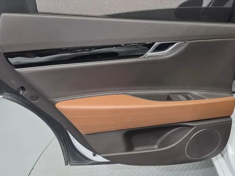 2023 Genesis G80 с пробегом 70 461 км