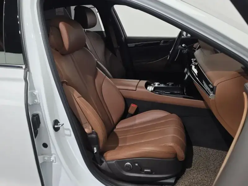 2023 Genesis G80 с пробегом 70 461 км