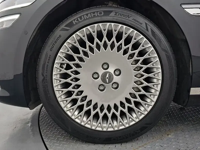 2023 Genesis G80 с пробегом 76 767 км