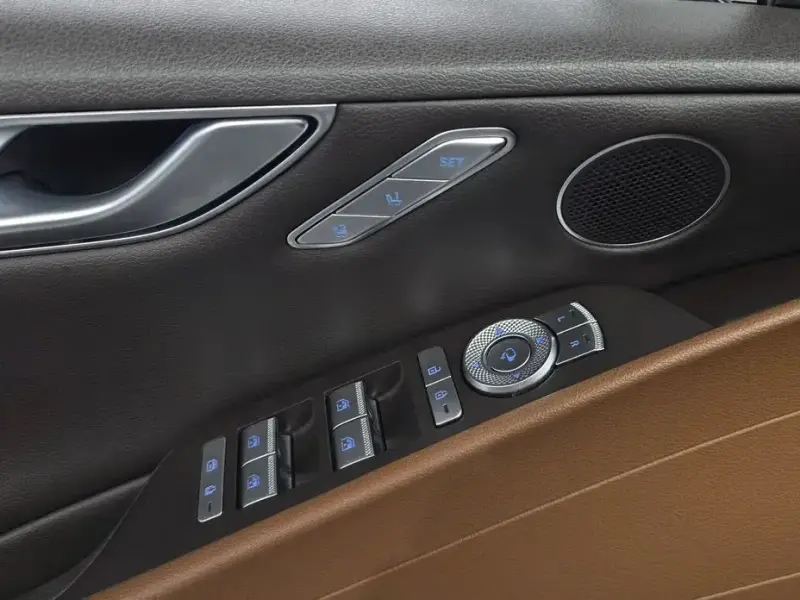 2023 Genesis G80 с пробегом 70 461 км