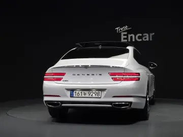 2023 Genesis G80 с пробегом 13 748 км