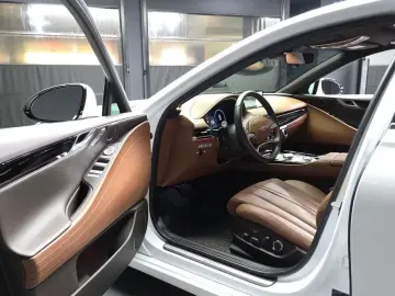 2023 Genesis G80 с пробегом 13 748 км