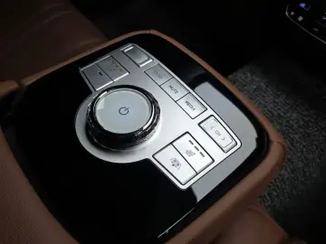 2023 Genesis G80 с пробегом 13 748 км