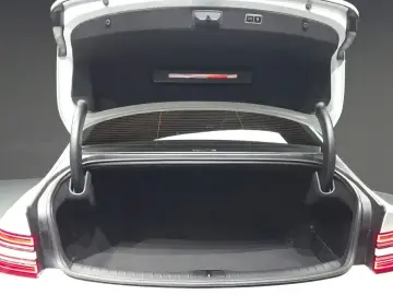 2023 Genesis G80 с пробегом 13 748 км