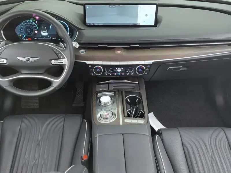 2023 Genesis G80 с пробегом 35 572 км