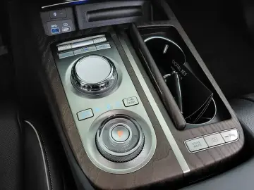 2023 Genesis G80 с пробегом 35 572 км