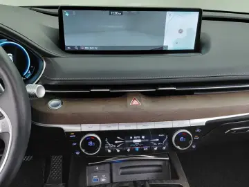 2023 Genesis G80 с пробегом 35 572 км