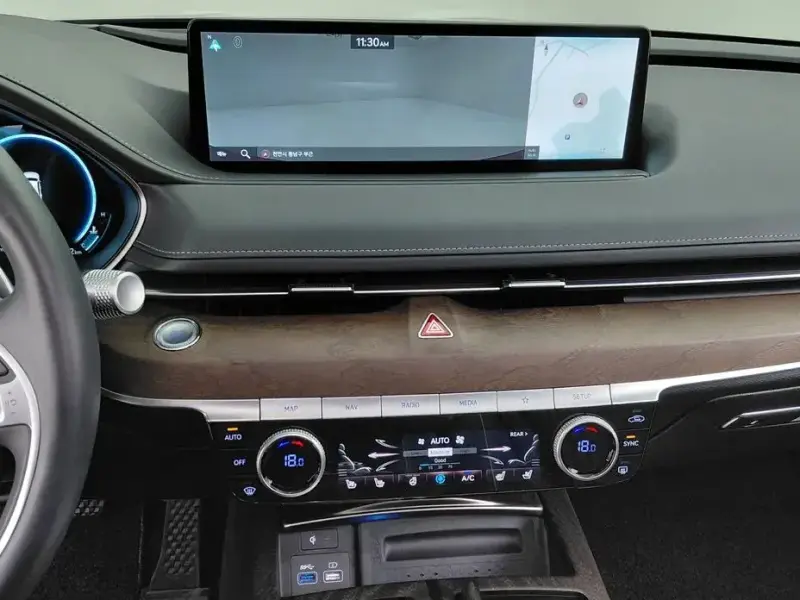 2023 Genesis G80 с пробегом 35 572 км