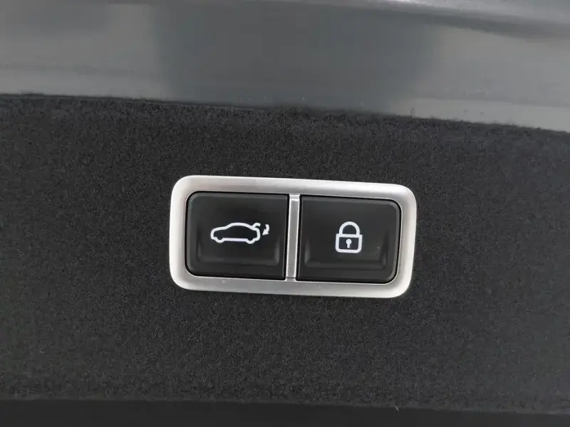 2023 Genesis G80 с пробегом 35 572 км