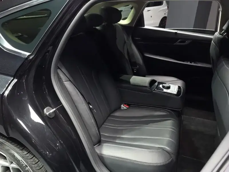 2023 Genesis G80 с пробегом 93 876 км