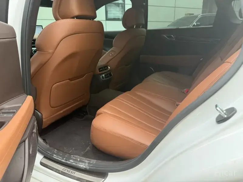 2023 Genesis G80 с пробегом 47 750 км