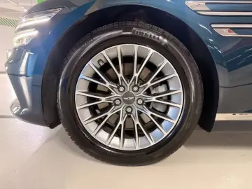 2023 Genesis G80 с пробегом 38 668 км