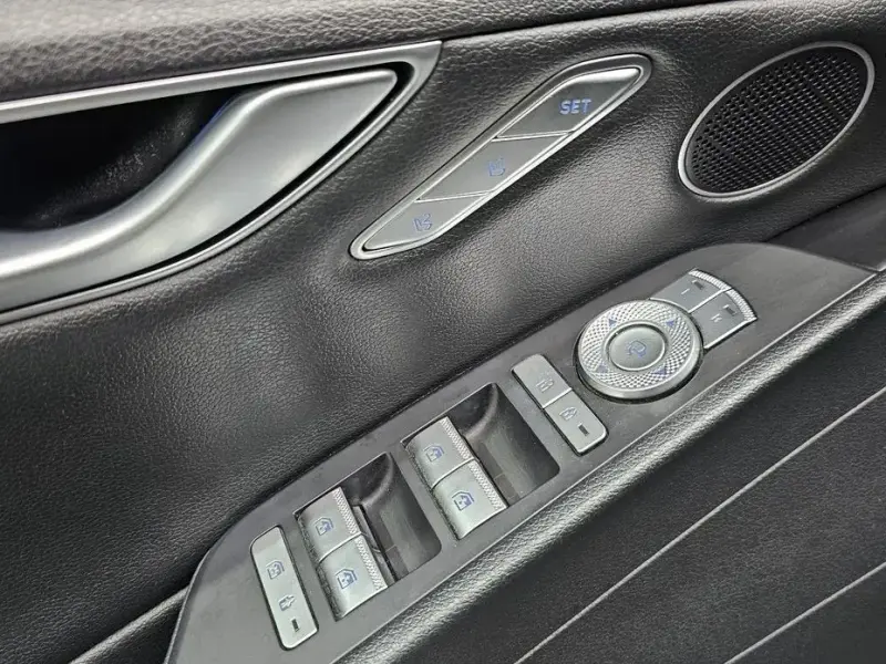 2023 Genesis G80 с пробегом 44 261 км