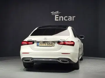 2022 Mercedes-Benz E-Класс с пробегом 52 676 км