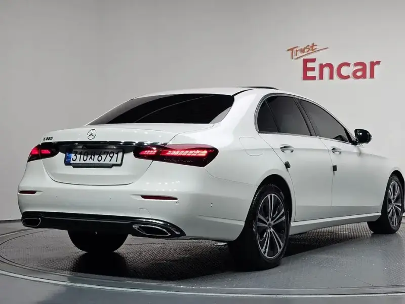2022 Mercedes-Benz E-Класс с пробегом 48 204 км