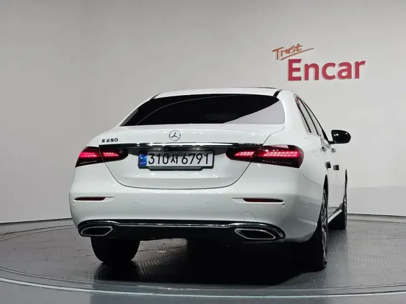 2022 Mercedes-Benz E-Класс с пробегом 48 204 км