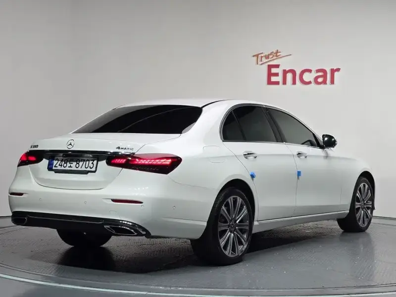 2023 Mercedes-Benz E-Класс с пробегом 23 605 км