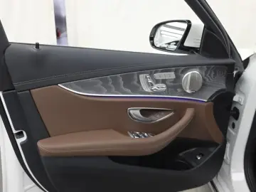 2023 Mercedes-Benz E-Класс с пробегом 23 605 км