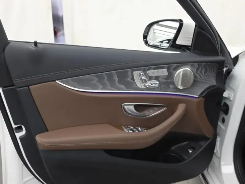 2023 Mercedes-Benz E-Класс с пробегом 23 605 км