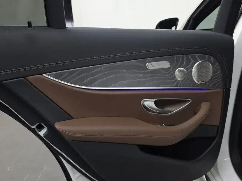 2023 Mercedes-Benz E-Класс с пробегом 23 605 км