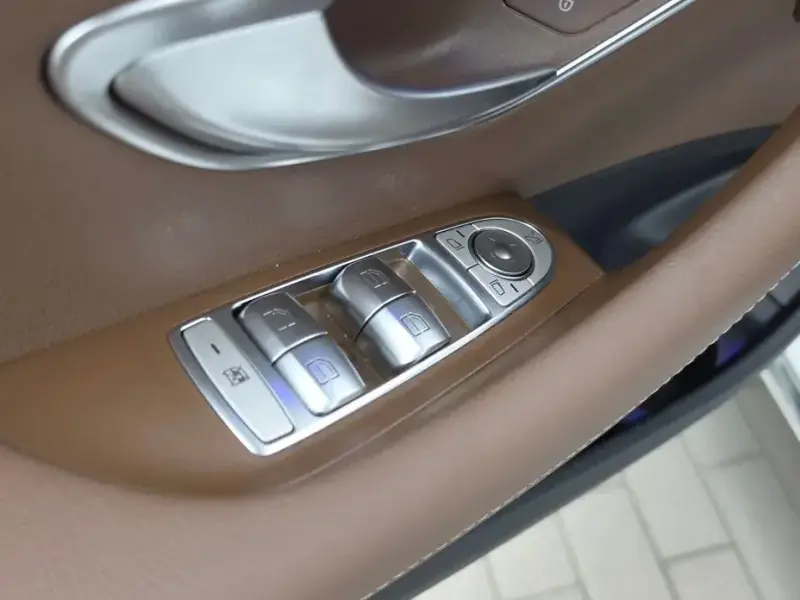 2023 Mercedes-Benz E-Класс с пробегом 23 605 км