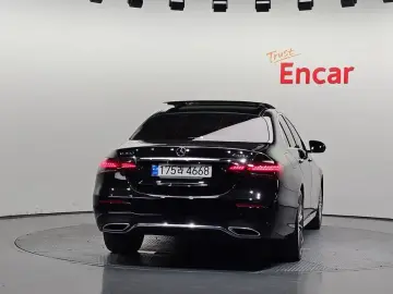 2022 Mercedes-Benz E-Класс с пробегом 102 236 км