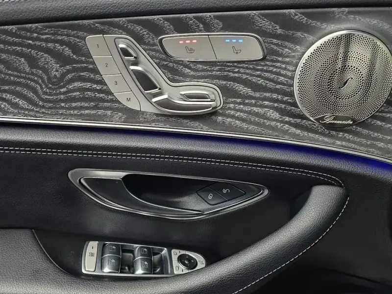 2022 Mercedes-Benz E-Класс с пробегом 102 236 км