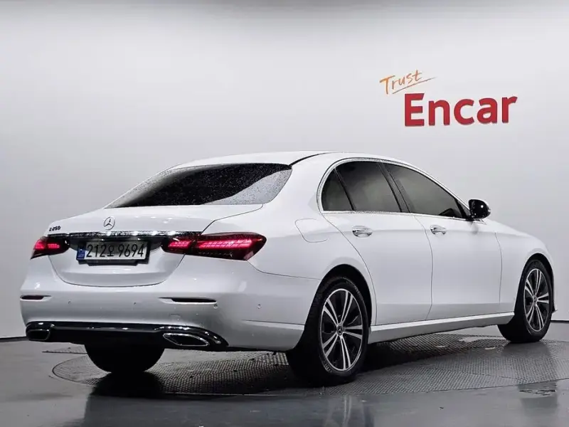 2021 Mercedes-Benz E-Класс с пробегом 67 272 км