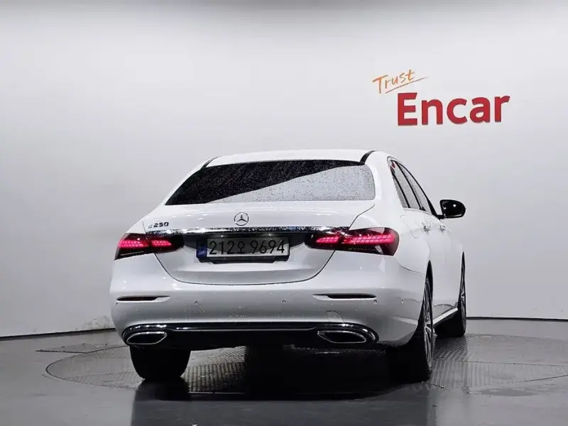 2021 Mercedes-Benz E-Класс с пробегом 67 272 км
