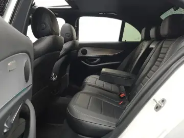 2021 Mercedes-Benz E-Класс с пробегом 67 272 км