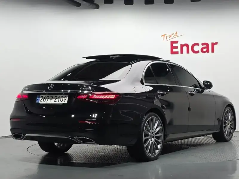 2022 Mercedes-Benz E-Класс с пробегом 45 244 км