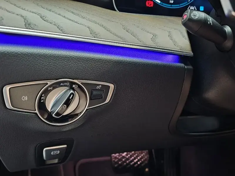 2021 Mercedes-Benz E-Класс с пробегом 70 695 км