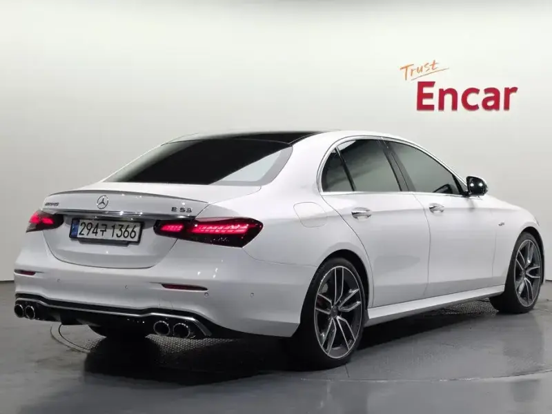 2022 Mercedes-Benz E-Класс с пробегом 61 859 км