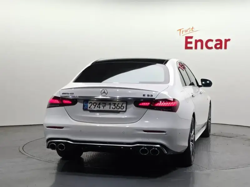2022 Mercedes-Benz E-Класс с пробегом 61 859 км