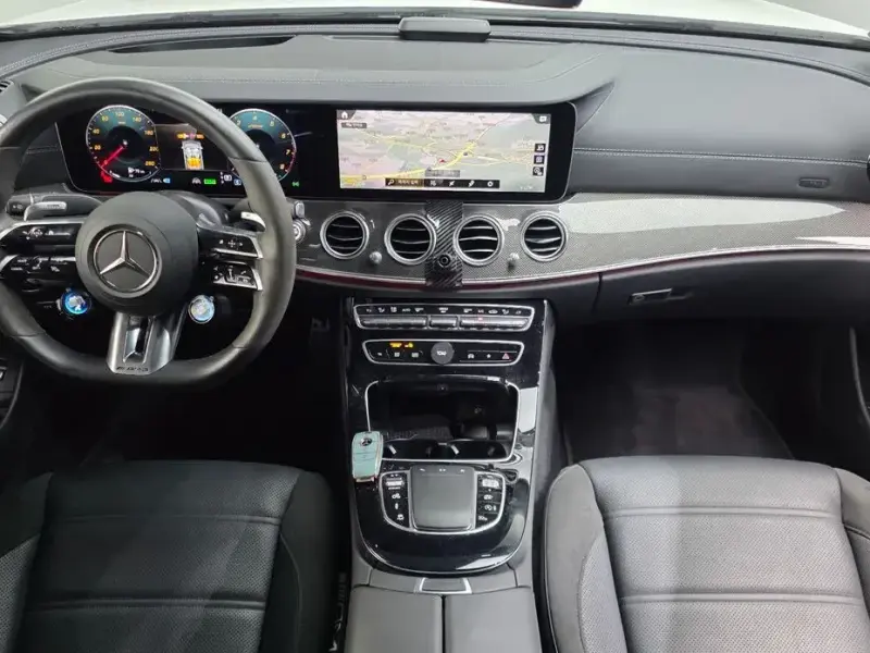 2022 Mercedes-Benz E-Класс с пробегом 61 859 км
