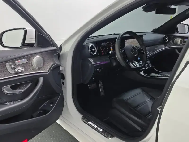 2022 Mercedes-Benz E-Класс с пробегом 61 859 км
