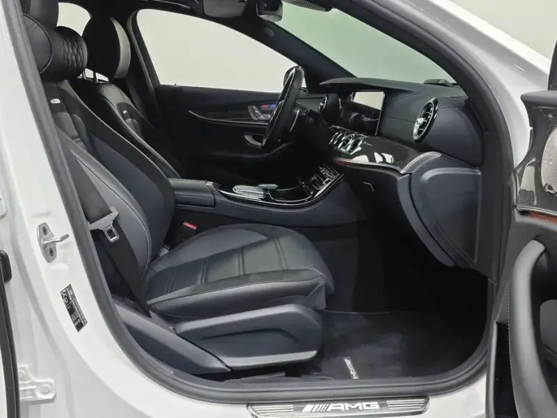 2022 Mercedes-Benz E-Класс с пробегом 61 859 км