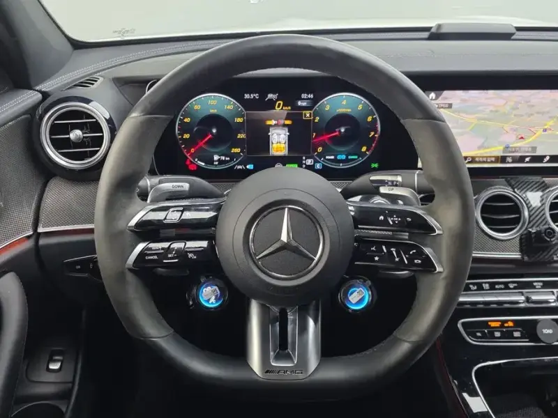 2022 Mercedes-Benz E-Класс с пробегом 61 859 км